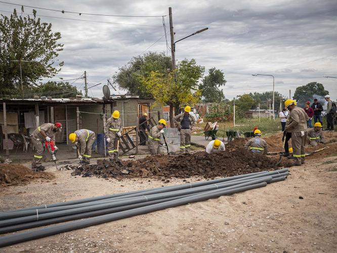 Inicio de obras de red secundaria de agua en Puerta de Hierro, La Matanza
