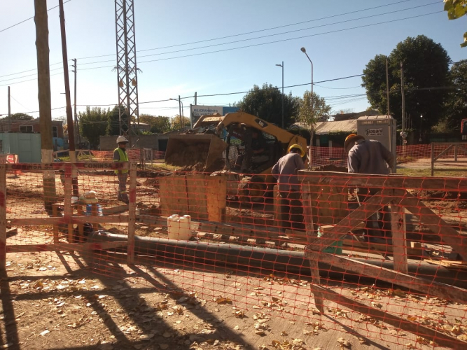 Ejecución de la red primaria de agua en el barrio Puerta de Hierro de La Matanza