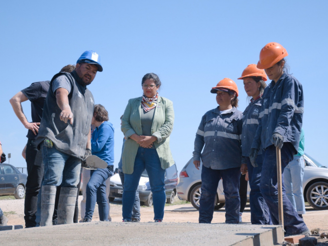 Recorrida por las obras de infraestructura y productivas del barrio Autódromo