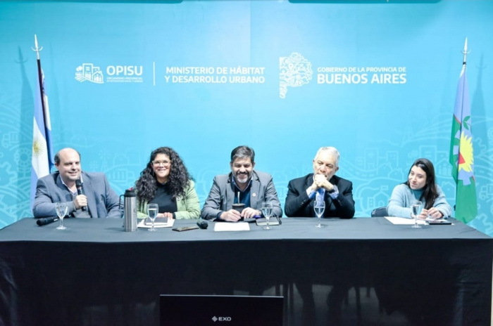 Barrios, Bianco, Alak y Ceriani encabezaron la licitación de obras para el barrio El Mercadito de La Plata