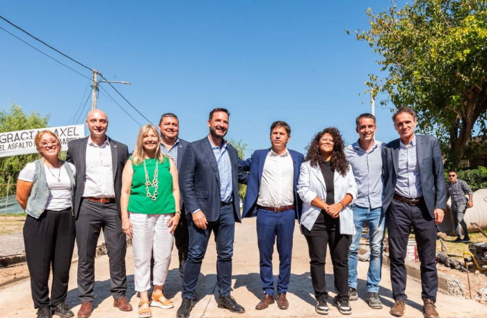 Recorrida del autoridades por las obras de pavimentación en Escobar 