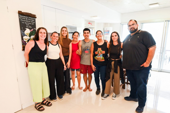 En Villa Porá más familias recibieron las llaves de sus viviendas.