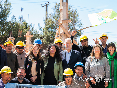 Barrios, Alak, Díaz y Calmels visitaron la construcción de las 175 viviendas en Melchor Romero