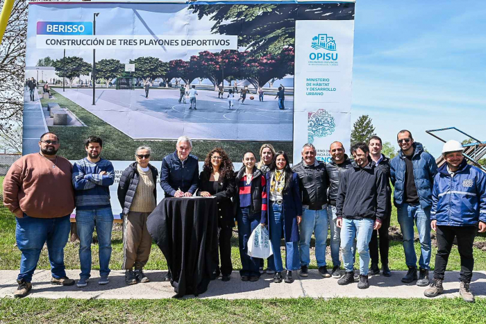 Barrios y Cagliardi firmaron la construcción de 3 playones deportivos