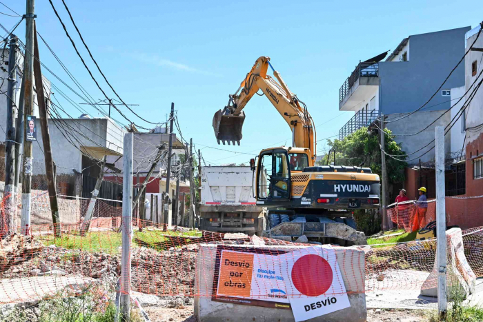 Comenzaron nuevas obras de pavimentación y desagües en el barrio Costa Esperanza