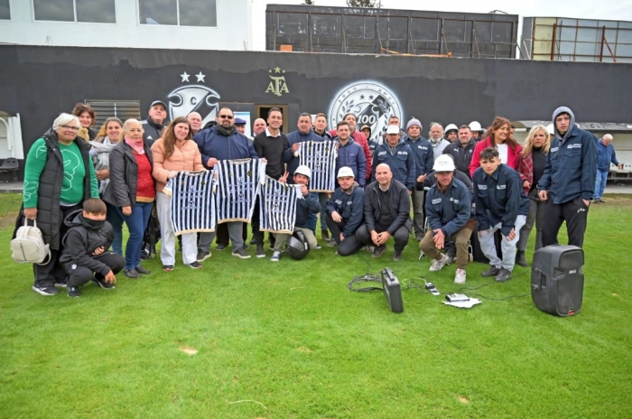 Firma de convenio para realizar obras en el club Claypole
