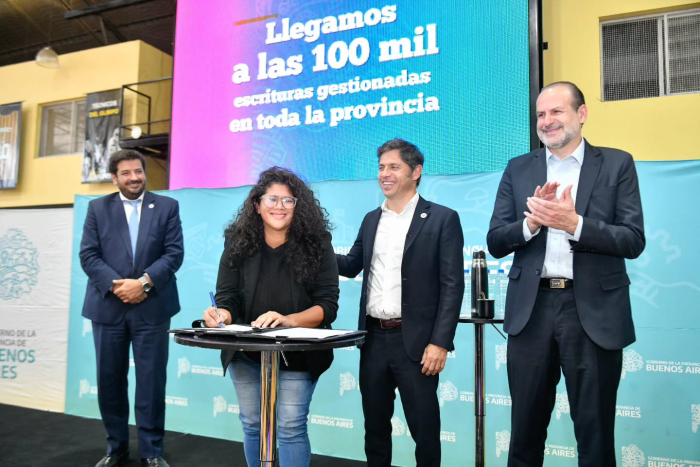 Barrios, Kicillof y Susbielles firmaron convenio para la reurbanización de barrios populares