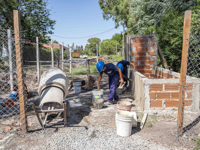 Construcción de red de agua potable en La Plata