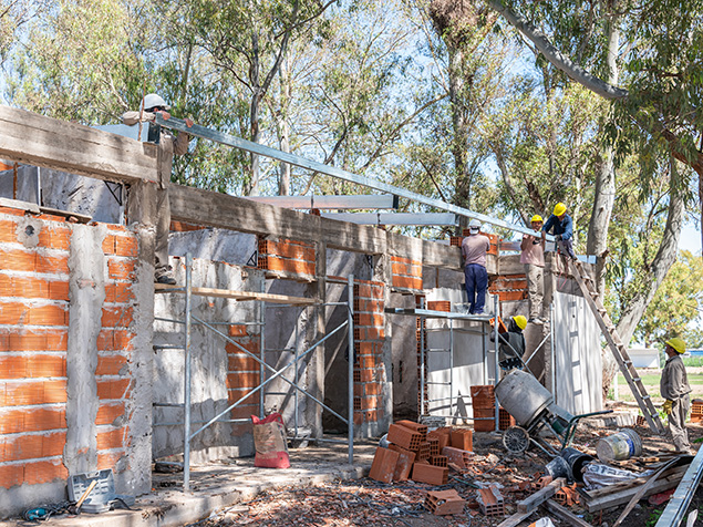 Continúan las construcciones de espacios deportivos en Ensenada