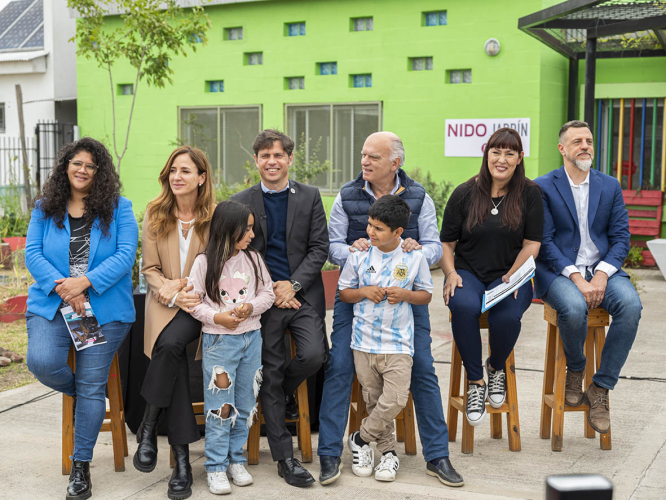 Acto de firma de convenio para obras en Villa Porá, Lanús 