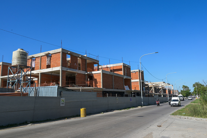 Continúa la construcción de viviendas en Villa Itatí