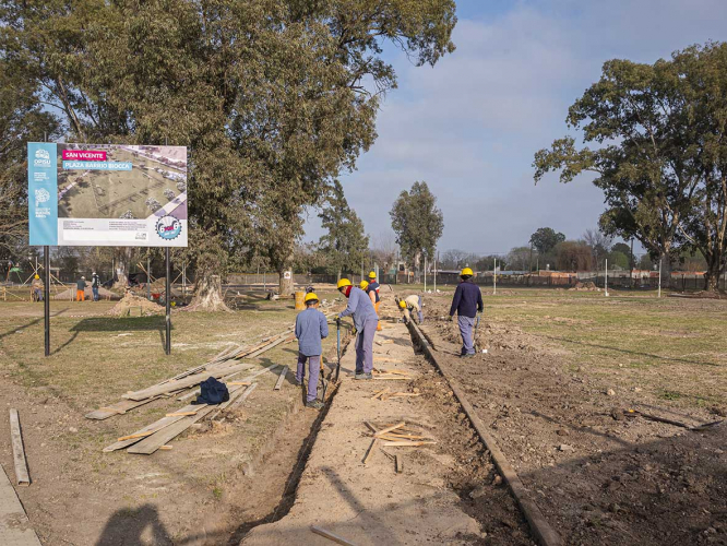 Obras de puesta en valor de plazas en los barrios Biocca y San José 