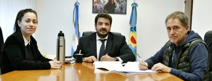Firma de convenio entre el Ministerio de Justicia y la Defensoría del Pueblo