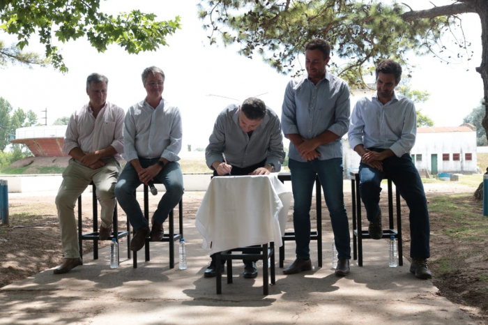 Provincia dio inicio a la obra de la planta depuradora cloacal para 25 de Mayo