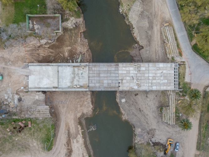 Avanzan en un 60% las obras del nuevo puente en Salto