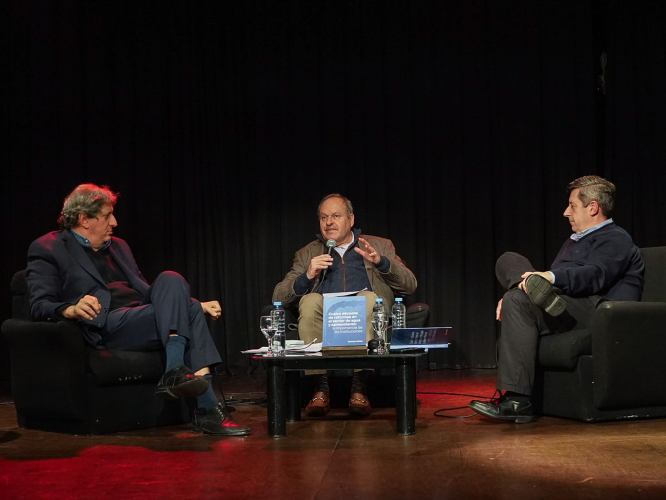 Se presentó el libro “Cuatro décadas de reformas en el sector de agua y saneamiento: La importancia de las instituciones” de Gus