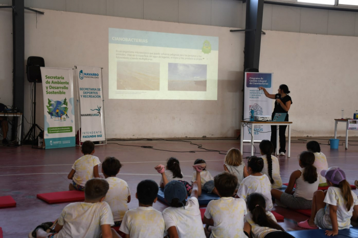 La Provincia brindó talleres sobre cianobacterias a 140 niños y niñas en Navarro La Provincia brindó talleres sobre cianobacterias a 140 niños y niñas en Navarro