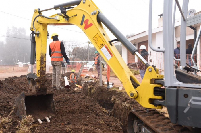 La Provincia inició obras de cloacas para Lincoln y Pehuajó