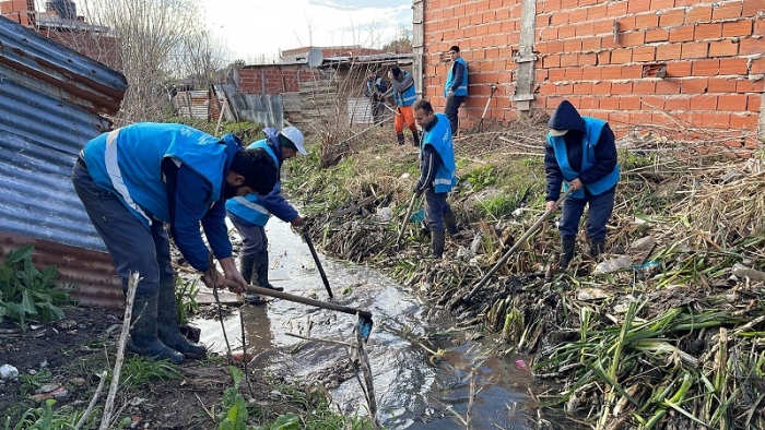 Operativos de limpieza y mantenimiento en La Plata y Berisso