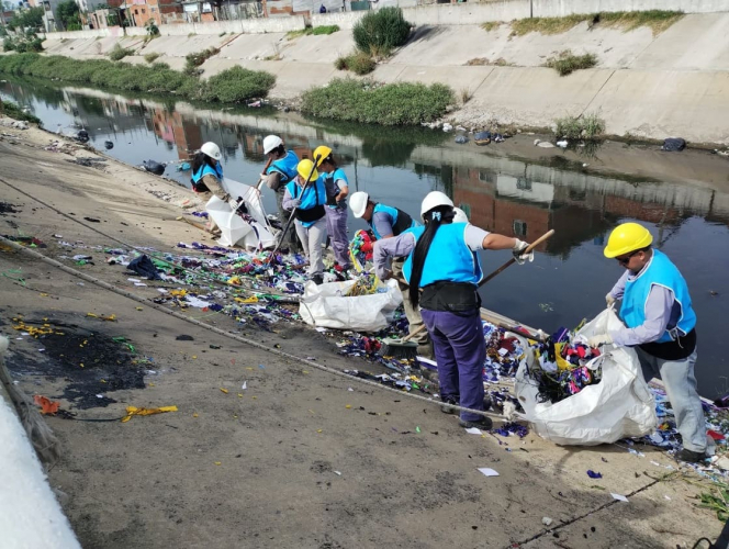 Nuevo operativo de limpieza de arroyos en Lomas de Zamora