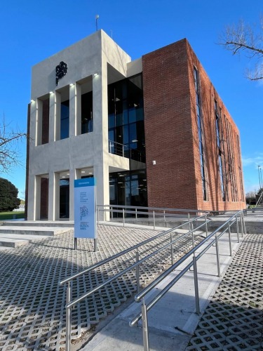 EL GOBERNADOR RECORRIO LA CASA DE LA PROVINCIA EN OLAVARRIA