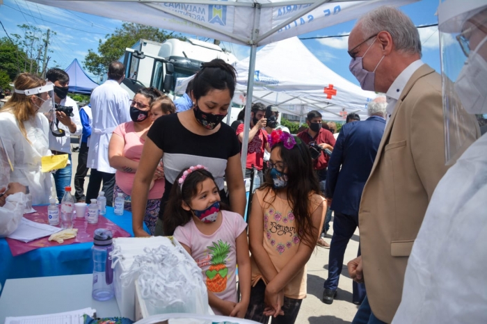 El ministro de salud bonaerense acompañó hoy al titular de la cartera sanitaria nacional, Ginés González García, en una jornada 