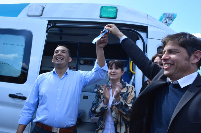 Provincia entregó 6 ambulancias e inauguró un CAPS en el interior bonaerense