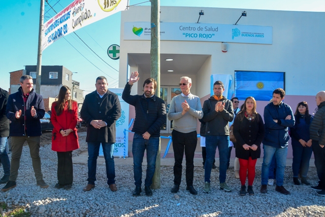 El ministro Kreplak en la apertura del CAPS del Barrio Pico Rojo.