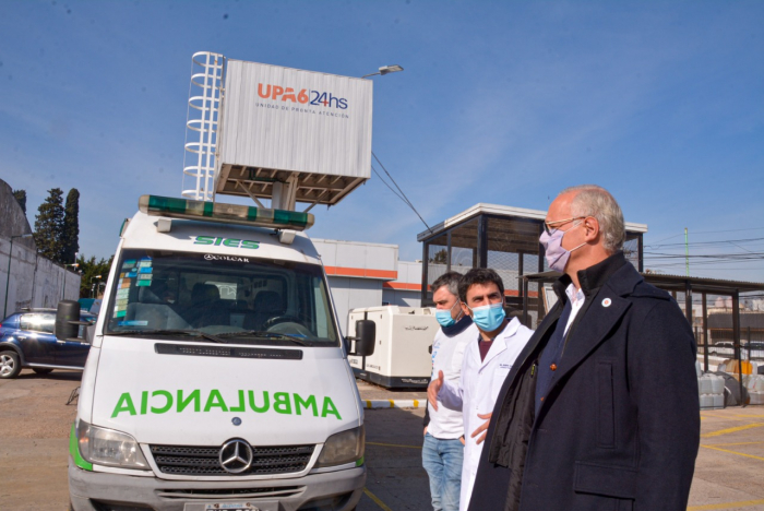 El ministro Daniel Gollan hoy en la UPA 6 que depende del hospital San Juan de Dios.