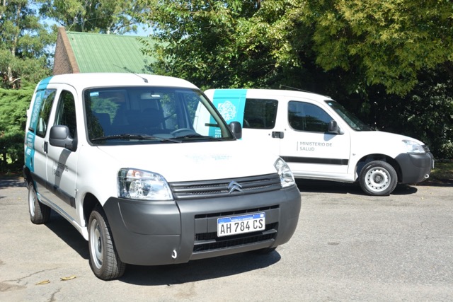 Kreplak entregó dos vehículos para fortalecer el abordaje en Salud Mental