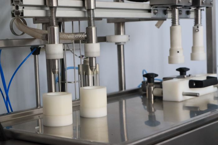 El Biológico incorporó nueva máquina para producir repelente