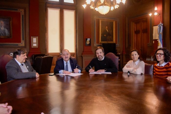 Acuerdo para avanzar en la creación de la Licenciatura en Enfermería de la UNLP