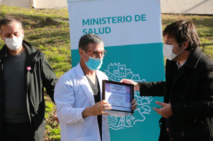 El ministro Kreplak y el director del hospital Posadas.