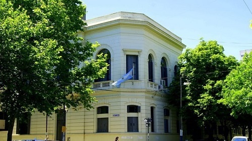La sede de la Escuela de Gobierno Floreal Ferrara.