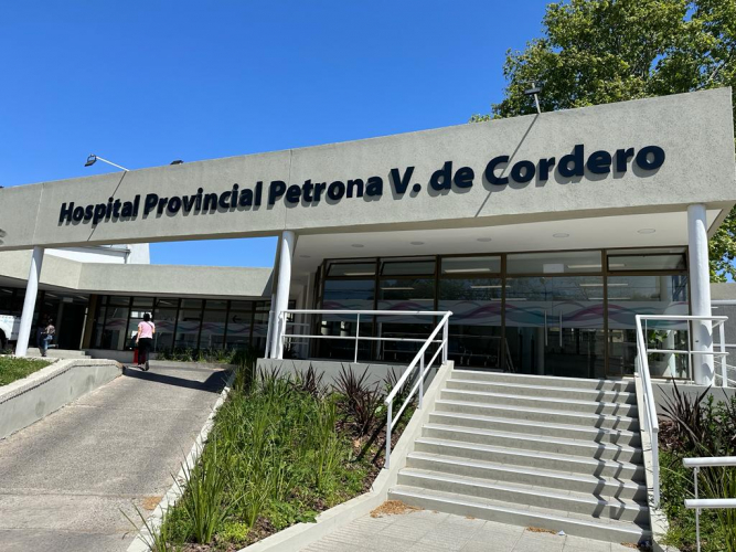 Fachada del hospital Petrona V. de Cordero de San Fernando.