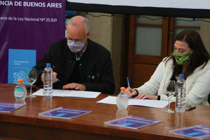 El ministro Gollan y la ministra Díaz firmaron la resolución.
