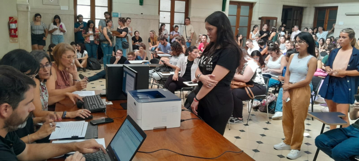 Los postulantes en la Escuela de Gobierno.