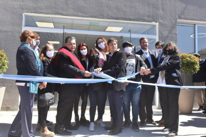 Thea participó de la inauguración de la biblioteca de la UNPaz