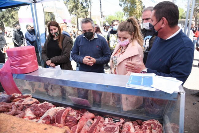 Junto a la intendenta Fernández