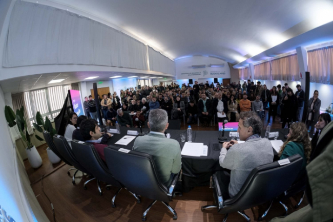 Para crear espacios de acopio y mejorar la capacidad comercial y productiva