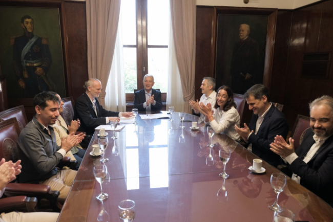 Junto a la UNLP