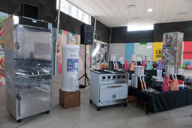  Equipamiento para las escuelas