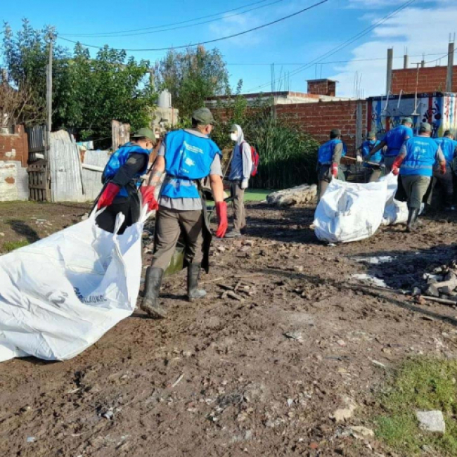 Operativo de limpieza de arroyos en Quilmes