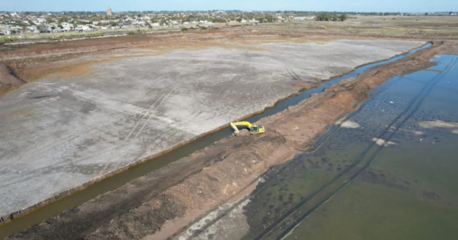 Terraplén de defensa en Pehuajó