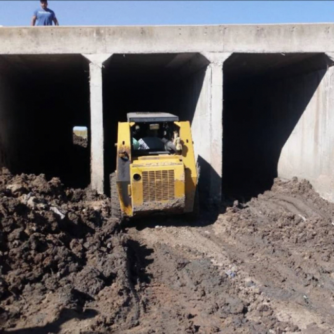 Limpieza, reperfilado y cambio de alcantarillas del Arroyo Bustillo