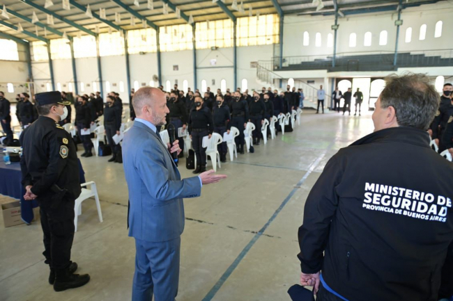 Insaurralde y Berni recorrieron  la Escuela de Policía Juan Vucetich.