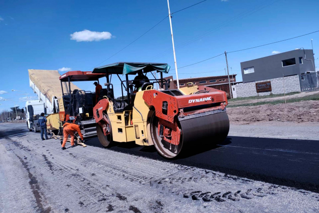 Avanzan las obras de repavimentación y bacheo en San Pedro