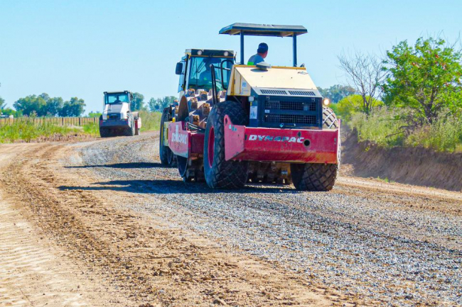 Continúan los trabajos en caminos rurales bonaerenses