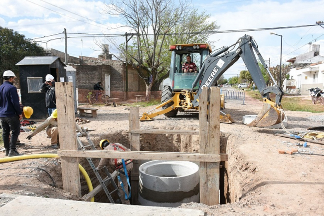 Avanzan las obras cloacales