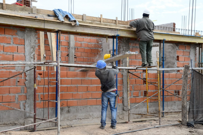 San Cayetano: a buen ritmo se ejecutan obras hidráulicas y de arquitectura